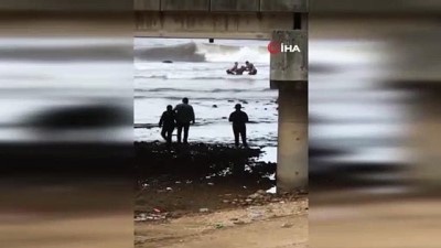  Giresun’da denize atlayarak intihar etmek isteyen şahsı bekçi ve polisler kurtardı