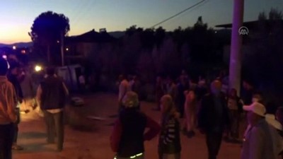 jandarma karakolu - Tarım işçilerini taşıyan minibüsle kamyon çarpıştı: 26 yaralı - MANİSA Videosu