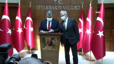  Bakan Koca: 'Diyarbakır'da salgın kontrol altında. Vaka oranı yüzde 49'a düştü'