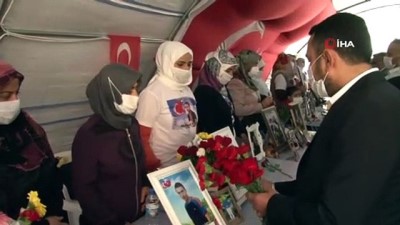  Evlat nöbetindeki ailelere eylemlerinin  1’inci yılında destek ziyareti