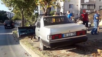  Otomobil ağaca çarptı: 2 yaralı