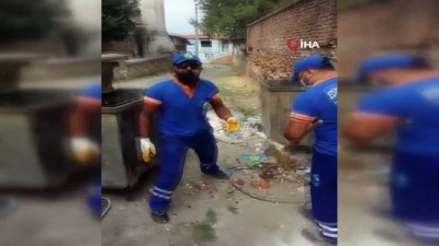 temizlik iscisi -  Temizlik işçisinin çöp tepkisi sosyal medyada gündem oldu Videosu