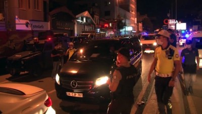 polis ekipleri -  Beyoğlu’nda pazarcılar eylem yaparak yol kapattı Videosu