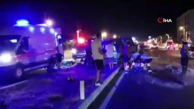 polis -  Kamyonet ile otomobil çarpıştı: 2 ölü Videosu
