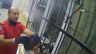  Kafası pencere korkuluğuna sıkışan çocuğu itfaiye ekipleri kurtardı
