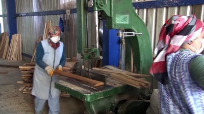 robotlar -  Kereste fabrikasında çalışan kadınlar erkeklere taş çıkartıyor Videosu
