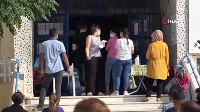 polis -  Sınava dezenfektan kullanmadan alınmadı Videosu