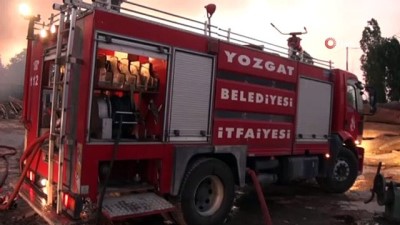  Yozgat'ta kereste fabrikası yanarak kül oldu