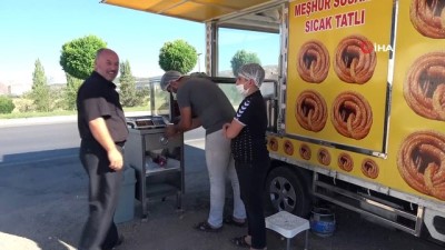  Dede mesleğini böyle yaşatıyor, kamyoneti tatlıcıya dönüştürdü