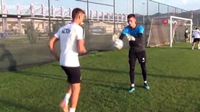 İki kardeş aynı takımda mücadele veriyor