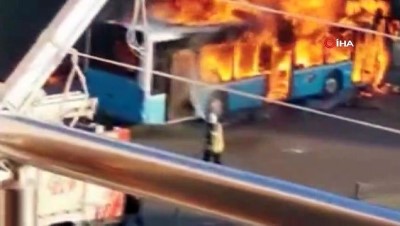  Tuzla’da özel halk otobüsü alev topuna döndü