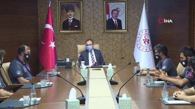  Bakan Kasapoğlu, TEKNOFEST’e katılacak gençlerle bir araya geldi