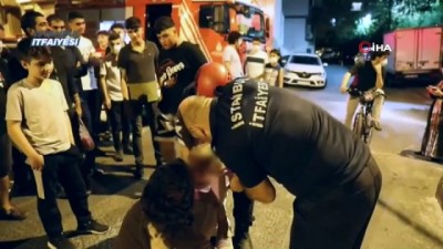  Başı oyuncak sandalyeye sıkışan çocuğu itfaiye ekipleri kurtardı