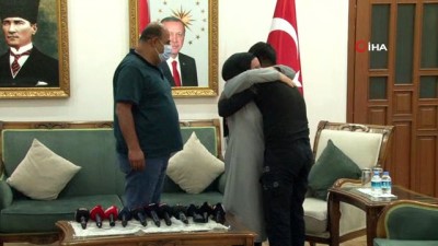  Bir aile daha evladına kavuştu... HDP önündeki ailelerin çığlığı PKK’yı bitirme noktasına getirdi