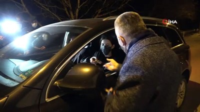  Kırklareli valisi Bilgin, uygulama yapan polis ve sürücülere gofret dağıttı