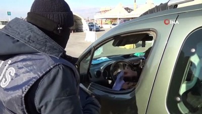  Kısıtlamayı ihlal eden sürücüden polise 'soyguncu' benzetmesi