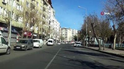  Yeni yılın ilk gününde Diyarbakır’da cadde ve sokaklar boş kaldı