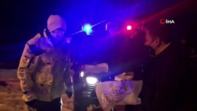 yilbasi gecesi -  Yılbaşı gecesi eksi 25 derecede kolluk kuvvetleri görev başında Videosu