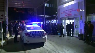 hastane bahcesi -  İzmir'de taksi şoförünü bıçaklayıp aracını kaçırdılar Videosu