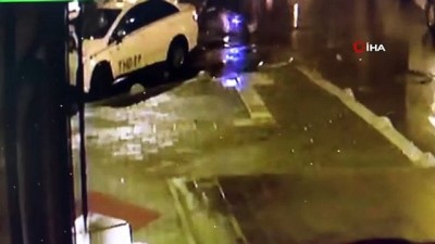  Sahte plakalı taksi park halindeki araca çarpıp olay yerinden böyle kaçtı