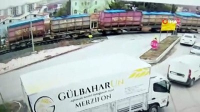 hemzemin gecit -  Amasya’daki feci tren kazası kamerada Videosu