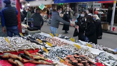 av yasagi -  Hamsi yasağı sonrası ilgi mezgit ve barbuna kaydı Videosu