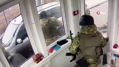 sinir kapisi -  - Kırım’a kaçak girmeye çalışan sürücüye sert müdahale Videosu