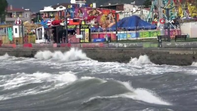 hava sicakliklari -  Lodosun sebep olduğu dev dalgalar sahilleri dövüyor Videosu