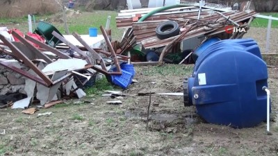  Manisa’da fırtına konteyner evi uçurdu: 2 yaralı