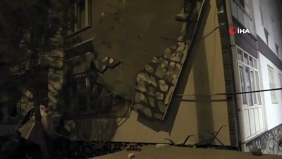  - Fırtına apartmanın dış cephe kaplamasını söktü