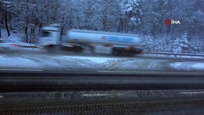  Bolu Dağı’nda kar yağışı devam ediyor