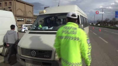 Düzce'de 35 sürücüye 5 bin TL'lik cam film cezası