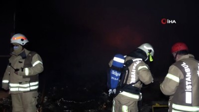  Maltepe'de geri dönüşüm deposunda yangın