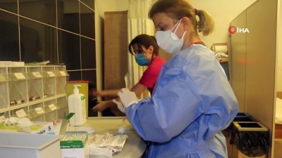 saglik calisani -  Pandemi sürecinin kahramanları ilk aşılarını oldu Videosu