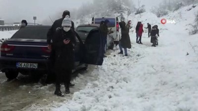 sahil yolu -  Kar keyfini oyun havaları eşliğinde çıkardılar Videosu