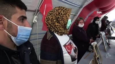 turk ailesi -  Şehit Kaymakam Safitürk'ün ailesinden evlat nöbetindeki ailelere destek ziyareti Videosu