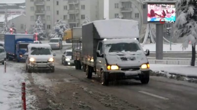  - Uşak güne karla uyandı