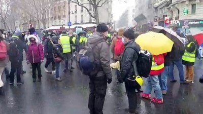  - Fransa’da “küresel Güvenlik” Yasası Protestoları Devam Ediyor
- 80 Farklı Kent Ve Kasabada Binlerce Kişi, Yoğun Kar Yağışına Rağmen Sokaklarda