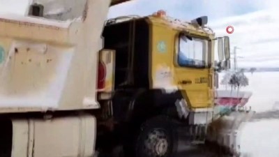  Manisa'da karda mahsur kalan 7 kişi kurtarıldı