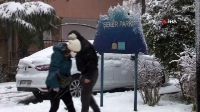  Beşiktaş’ta karın keyfini çocuklar çıkardı