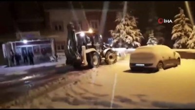kar manzaralari -  Beyaza bürünen Tufanbeyli'de belediye ekiplerinin yoğun kar mesaisi Videosu