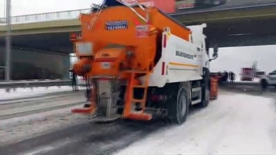 jandarma -  - Bursa’da kar esareti... Yüzlerce araç yolda mahsur kaldı Videosu