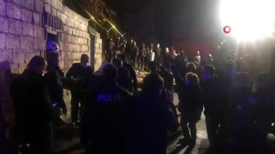  Gaziantep'te metruk bina çöktü: Yaralılar var