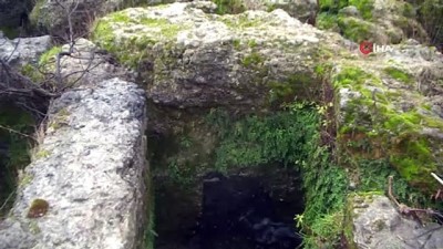  Sular çekildi, kaya mezarlar ortaya çıktı