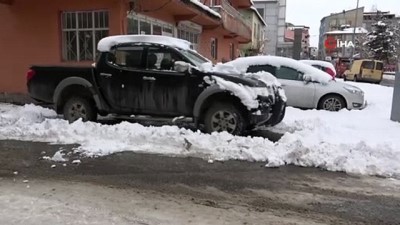  Ağrı’da kar hayatı olumsuz etkiledi