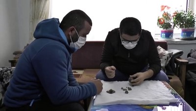   Bağda çapa yaparken servet buldu