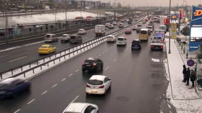  İstanbul’da kar trafiği, yoğunluk yüzde 80’e ulaştı
