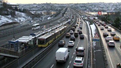 trafik yogunlugu -  İstanbul trafiğinde yoğunluk yüzde 40 seviyelerinde Videosu