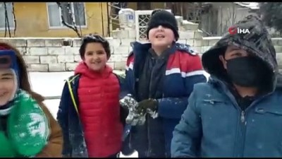  - Kar yağışı çocukların yüzünü güldürdü