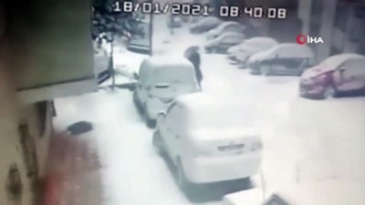  Kar yağışı nedeniyle kayganlaşan yolda 6 araca çarptı-